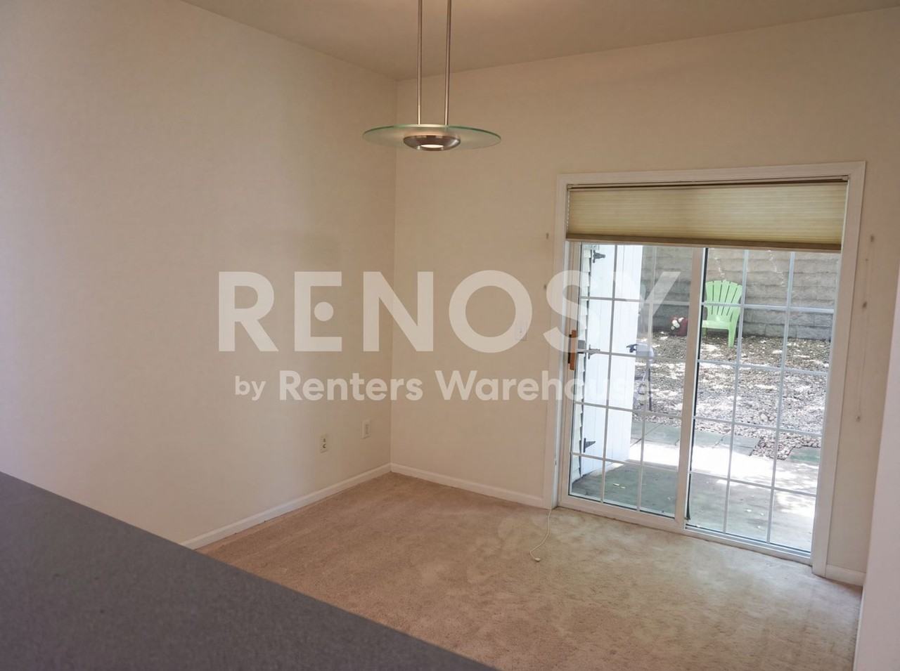 612 Willoughby Way W - Photo 5 of 19