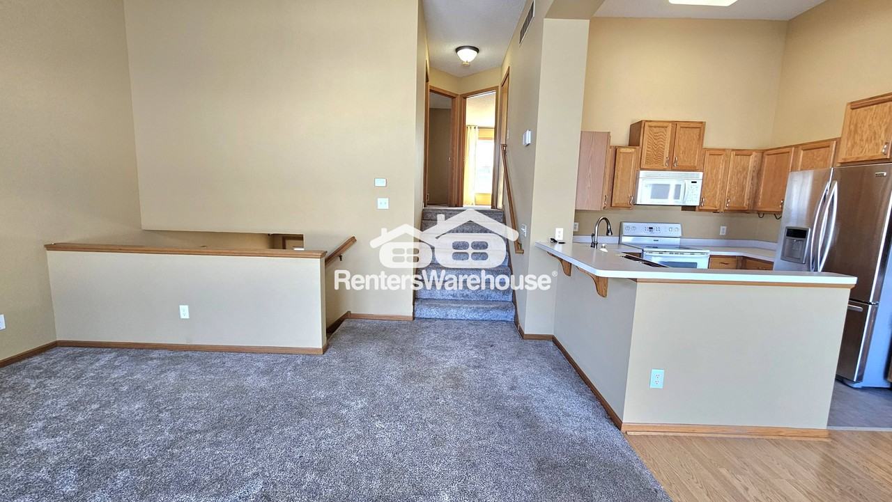 7648 Century Blvd - Photo 3 of 21