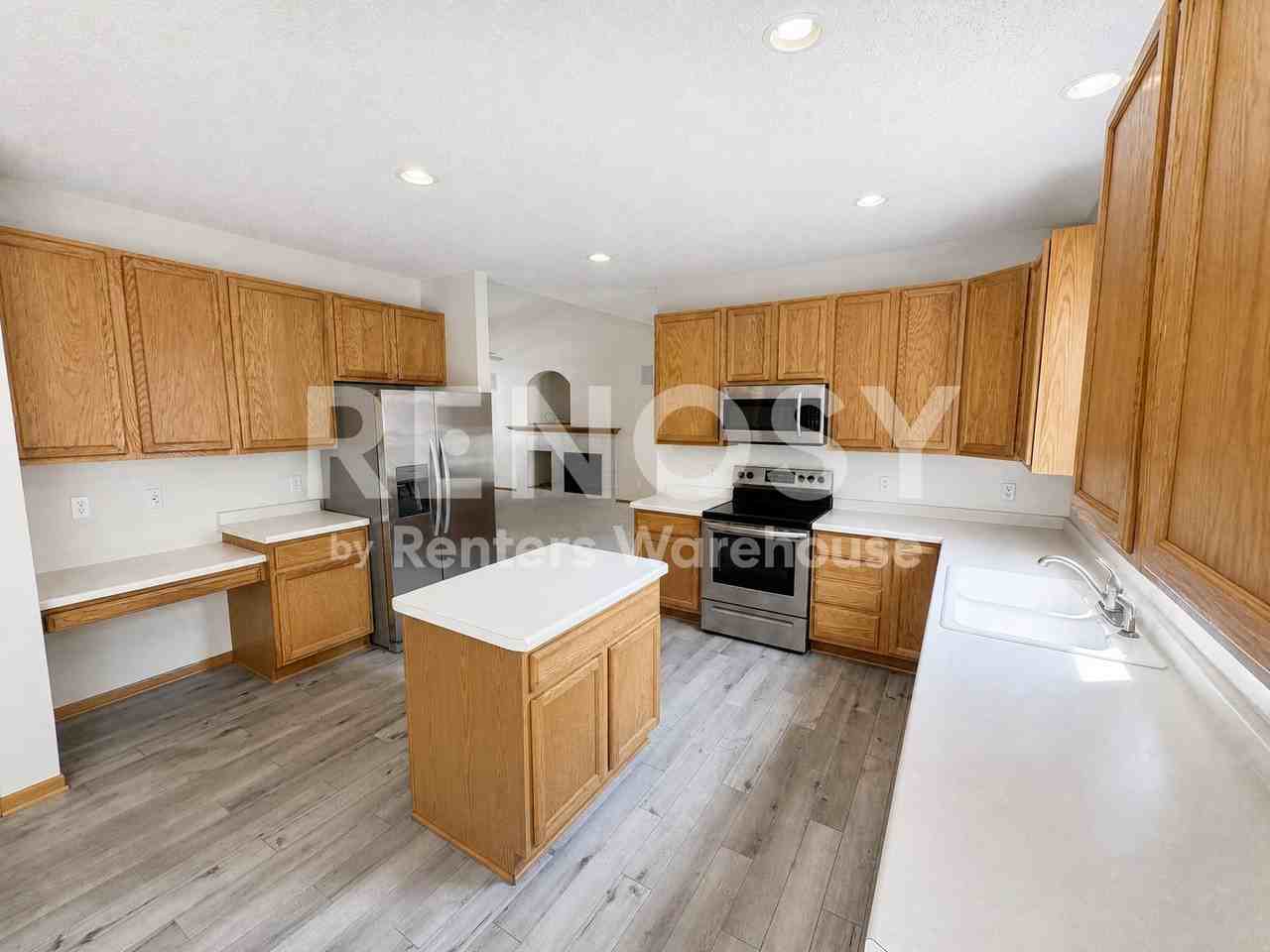 17505 48th Pl N - Photo 2 of 37