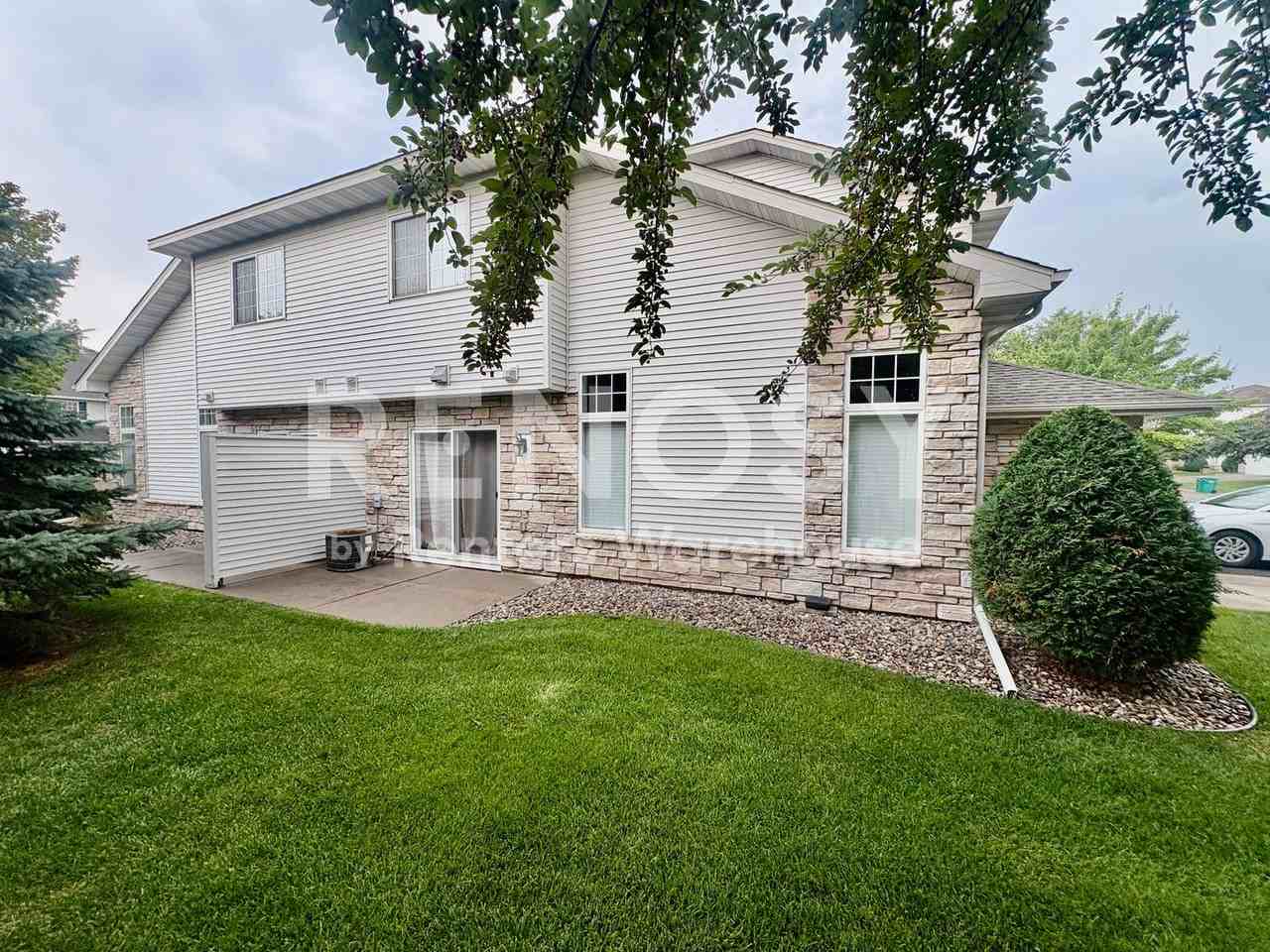 17119 Eastwood Ave - Photo 3 of 22