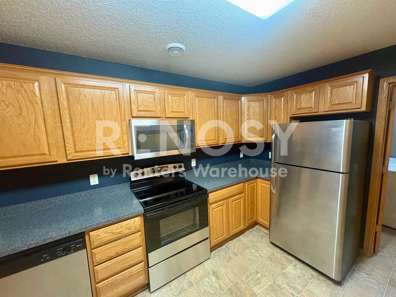 17119 Eastwood Ave - Photo 6 of 22