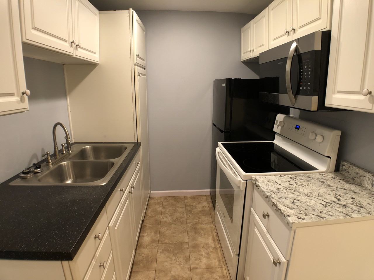 5139 160th St Se #C - Photo 2 of 12