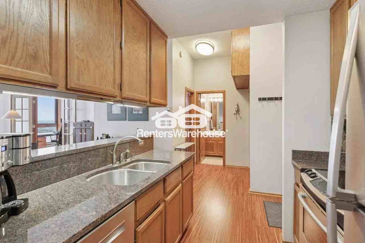 433 S 7th St #2308 - Photo 3 of 25