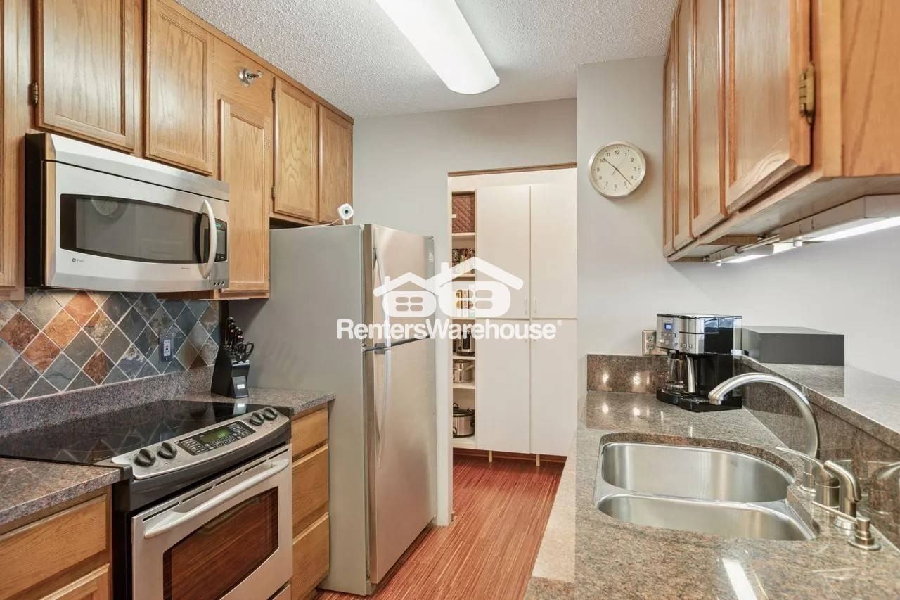 433 S 7th St #2308 - Photo 4 of 25