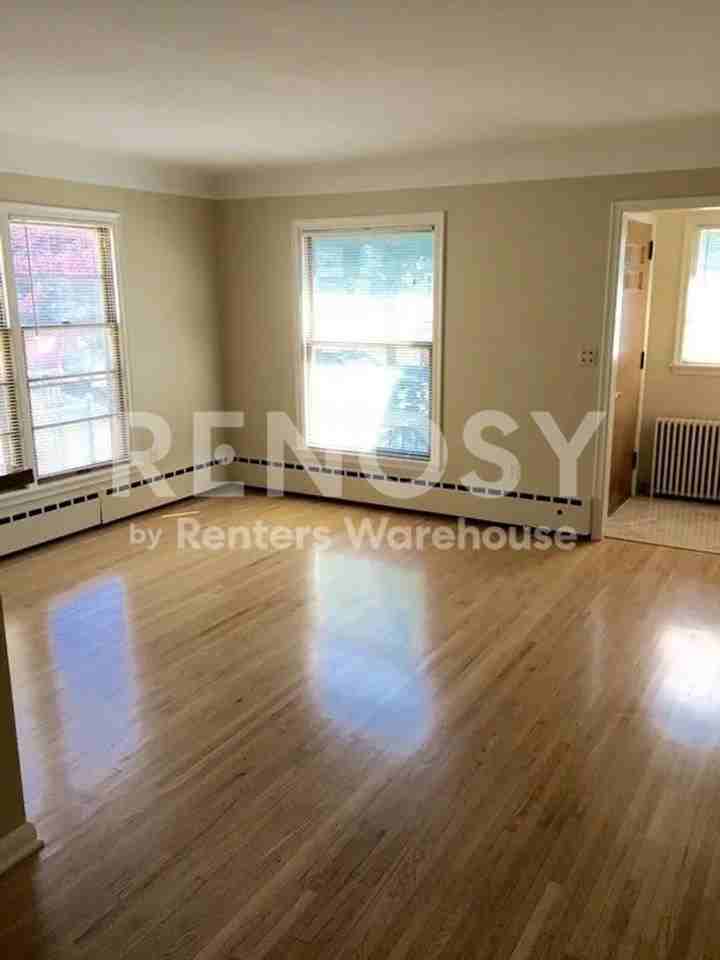 2108 Grand Ave S - Photo 7 of 18