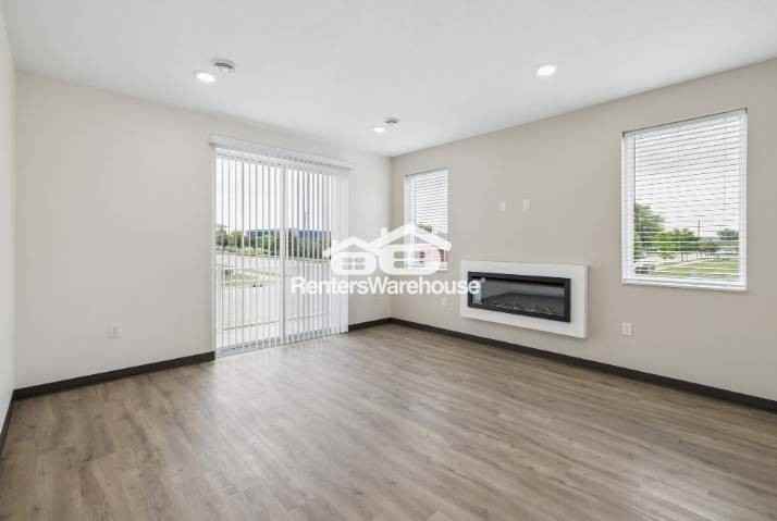 3690 9th St Nw #B - Photo 3 of 18