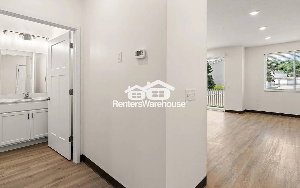 3690 9th St Nw #B - Photo 5 of 18