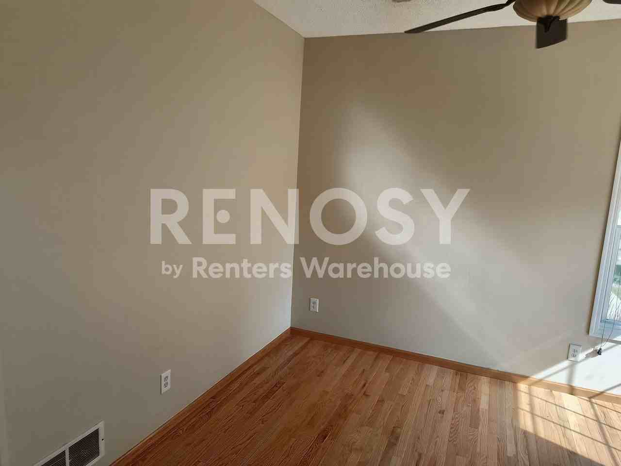 15284 Florist Cir - Photo 5 of 40