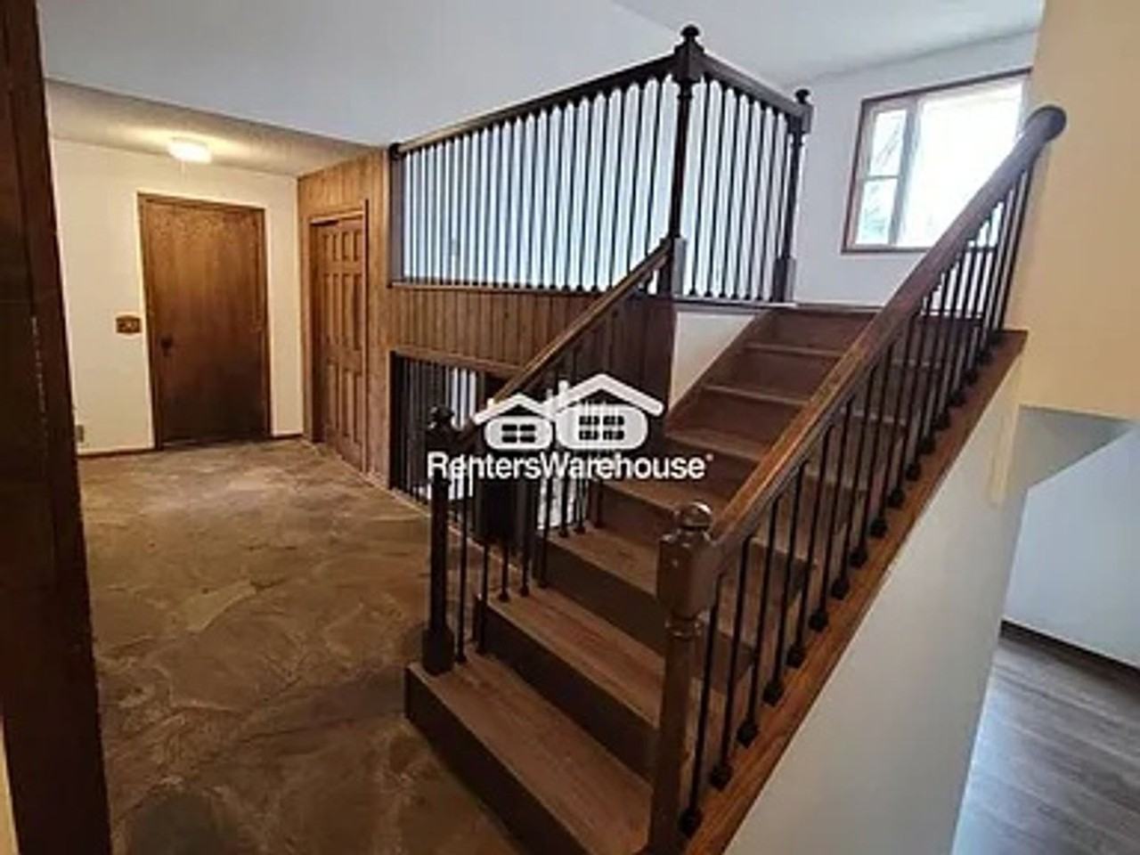 18705 Partridge Cir - Photo 6 of 36