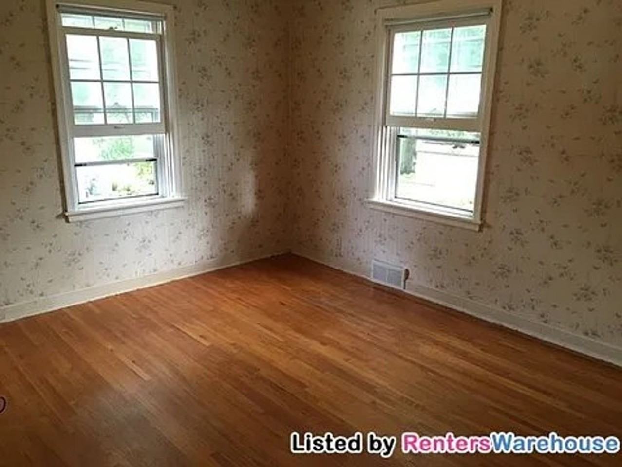 3116 Mondamin St - Photo 5 of 6