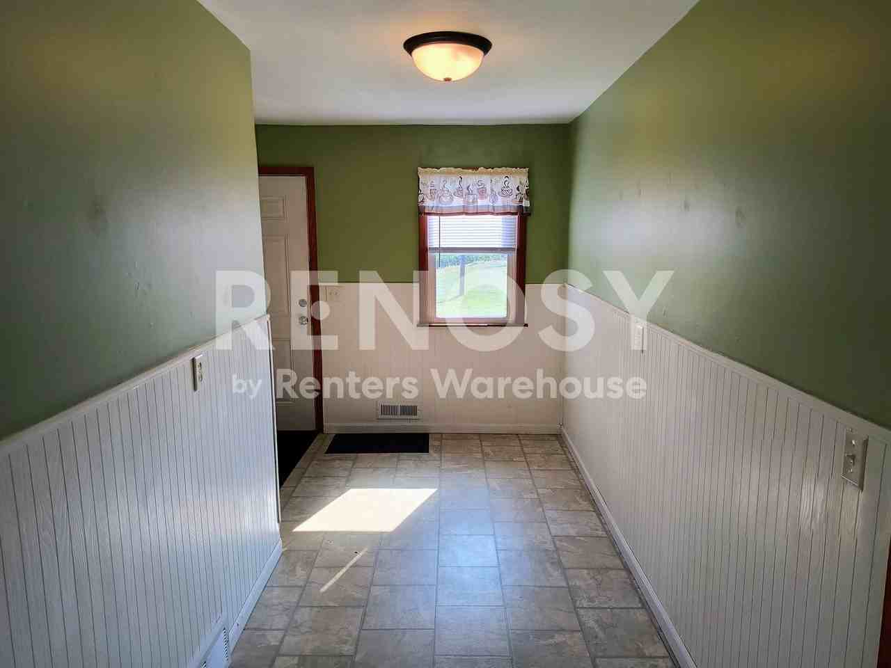 18620 Highway 7 - Photo 2 of 28