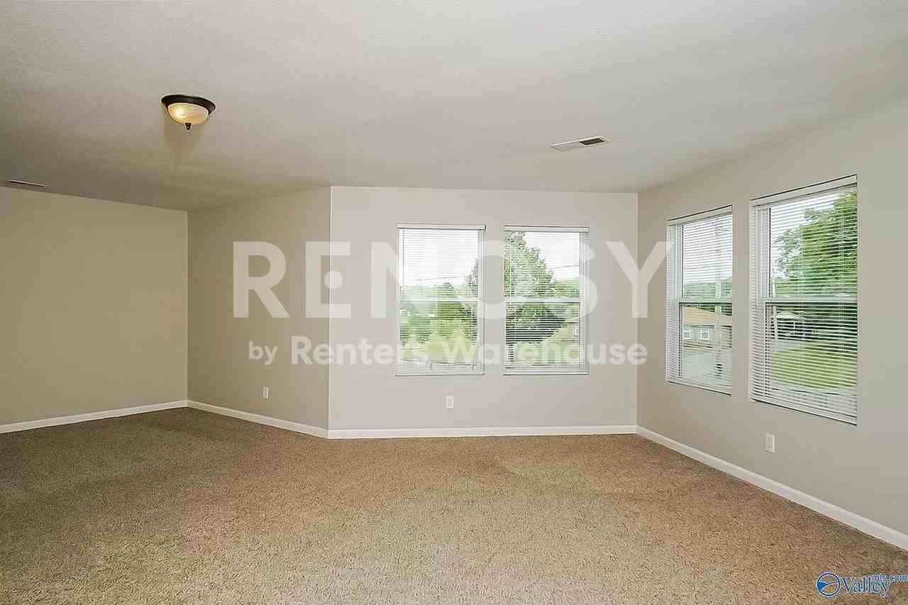123 Forestbrook Dr - Photo 3 of 12