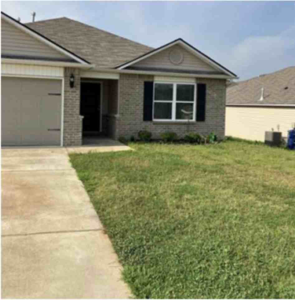 441 Woodland Trl - Photo 2 of 5