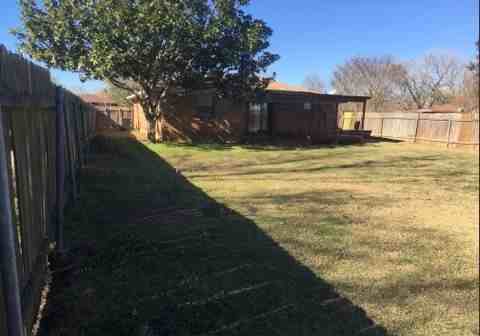104 Comanche Cir - Photo 5 of 8