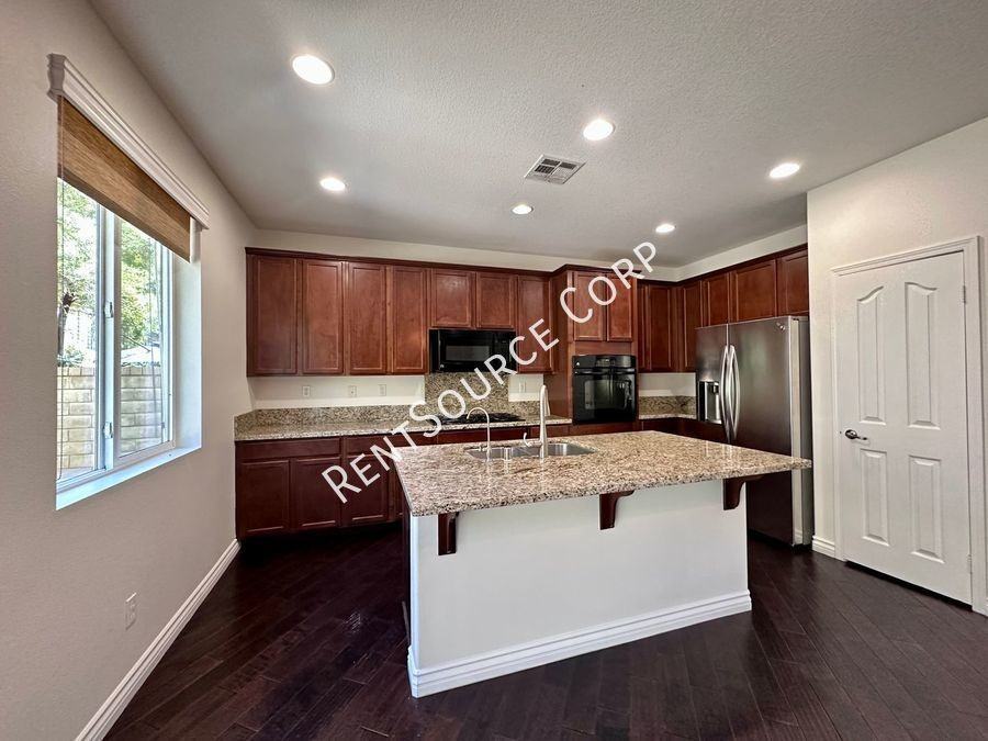 28383 Esplanada Dr - Photo 6 of 34
