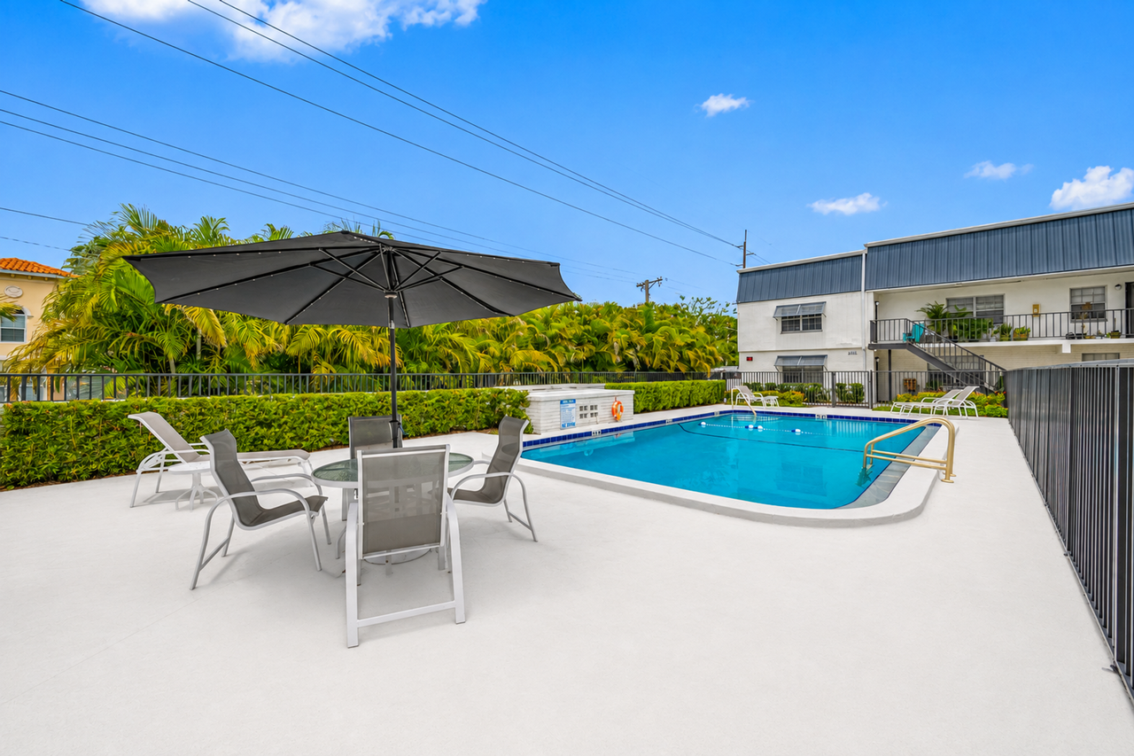 Welcome to The Waverly – South Tampa Living One Block from Bayshore - Photo 2 of 50
