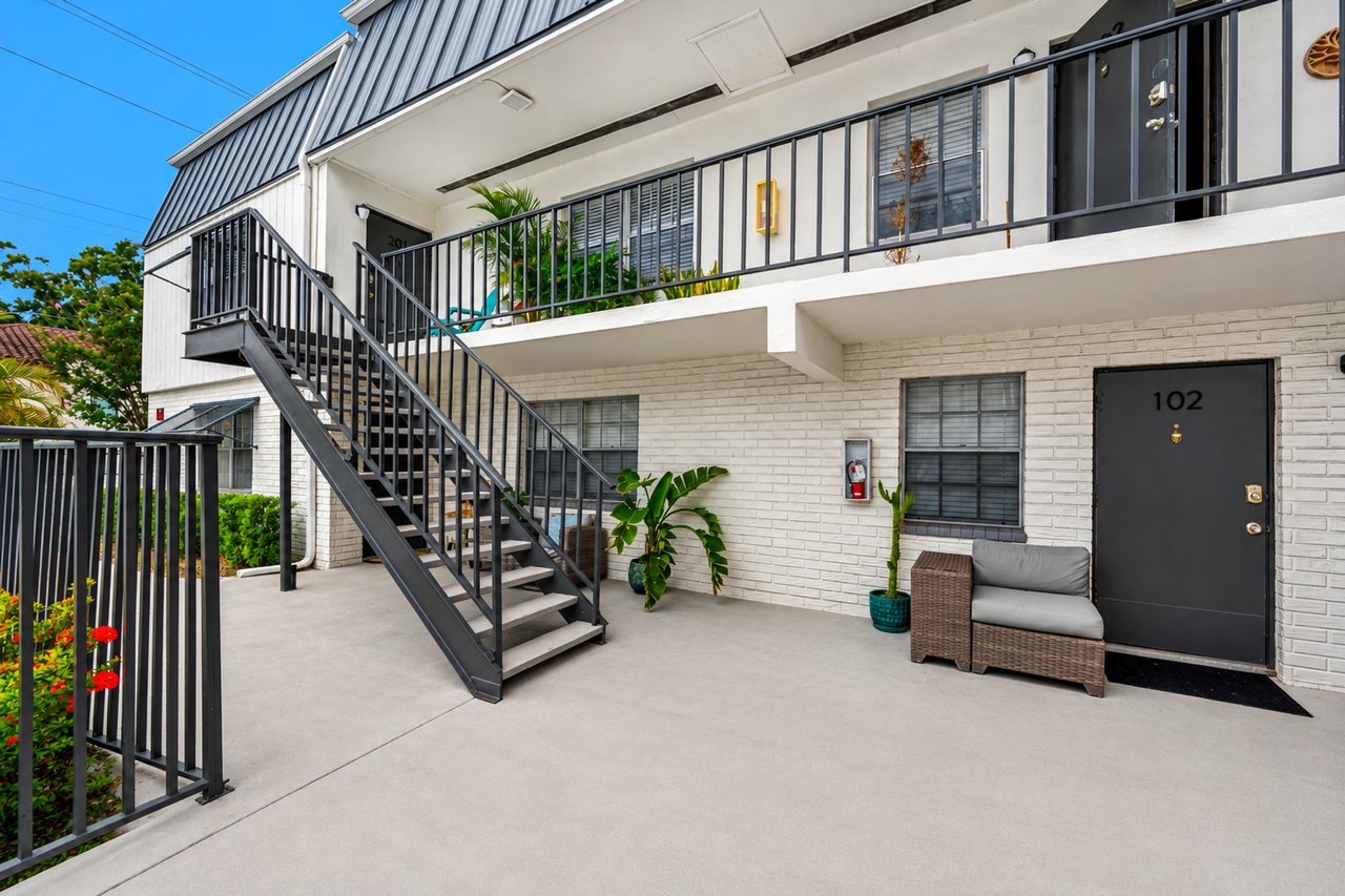 Welcome to The Waverly – South Tampa Living One Block from Bayshore - Photo 6 of 50