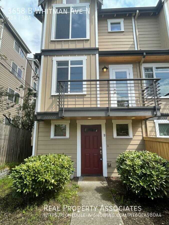 3658 Whitman Ave N Apt B - Photo 2 of 14