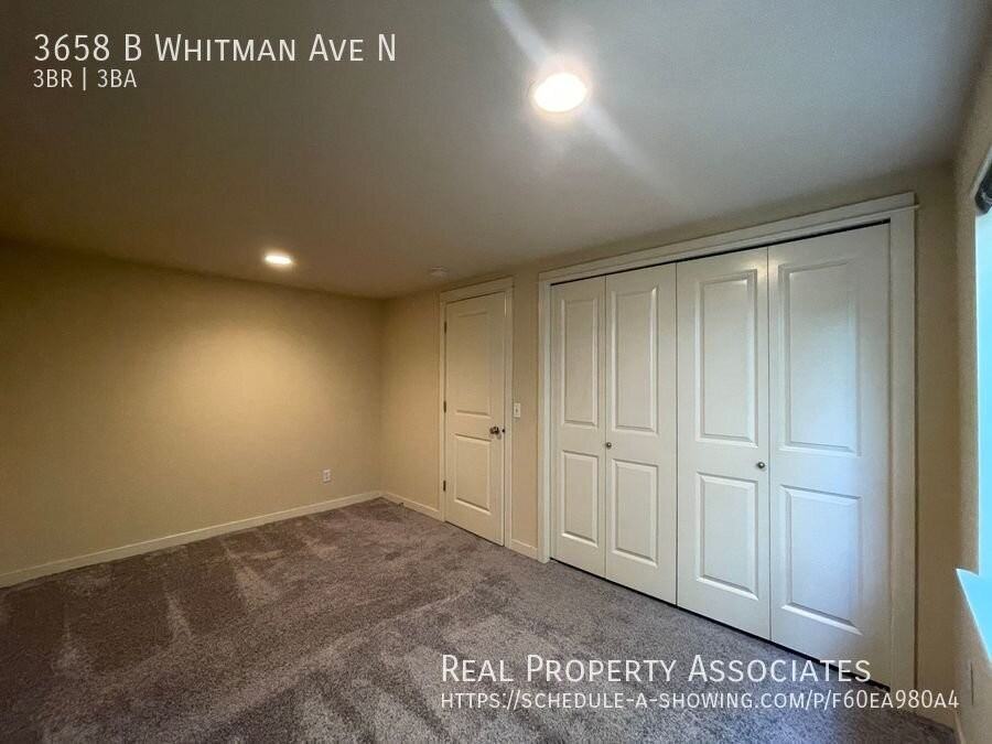 3658 Whitman Ave N Apt B - Photo 4 of 14