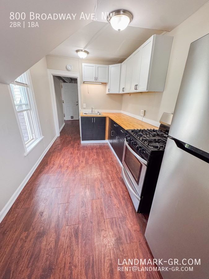 800 Broadway Ave Nw - Photo 2 of 15