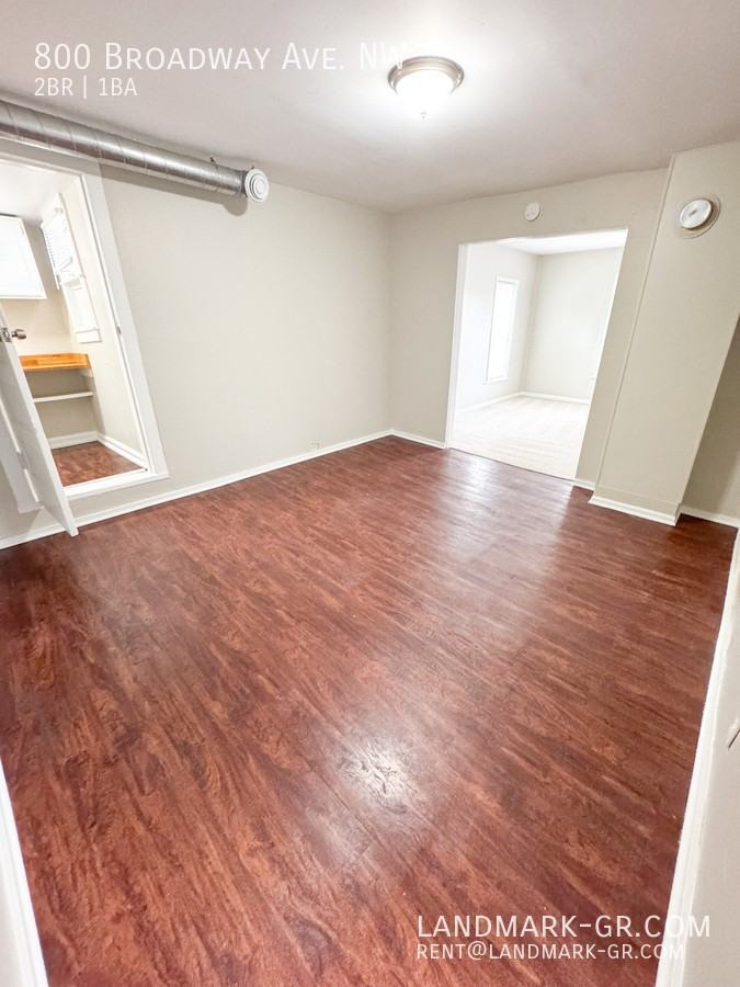 800 Broadway Ave Nw - Photo 3 of 15