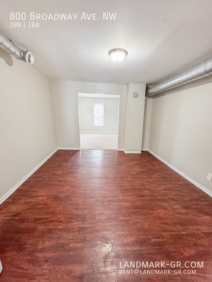 800 Broadway Ave Nw - Photo 4 of 15