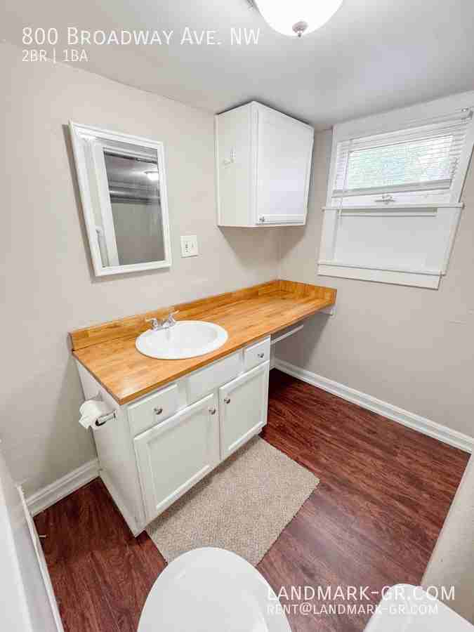 800 Broadway Ave Nw - Photo 7 of 15