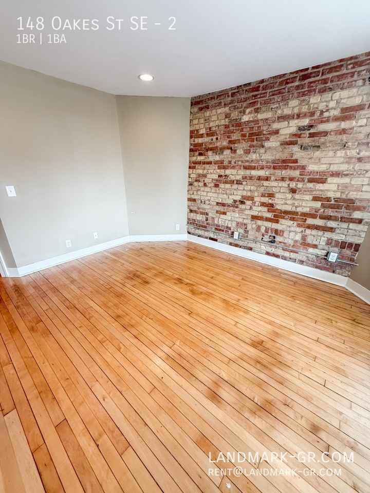 148 Oakes St Se #2 - Photo 5 of 22