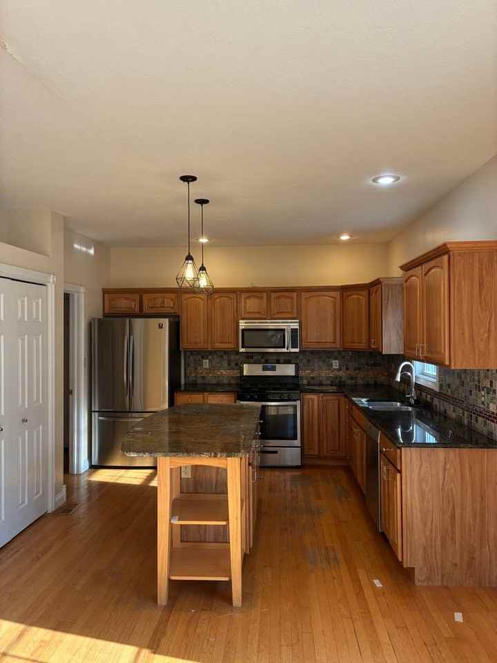 929 S Fenbrook Ct - Photo 7 of 41