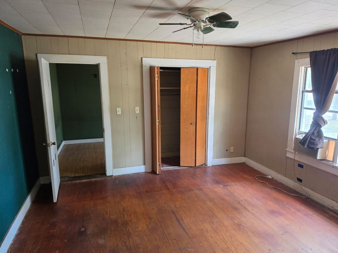 927 E Hopkins St - Photo 5 of 10