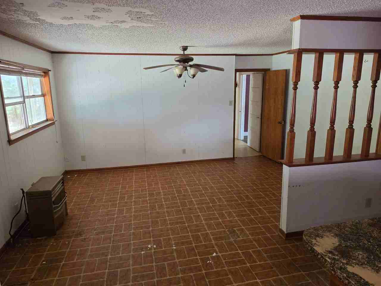 927 E Hopkins St - Photo 6 of 10