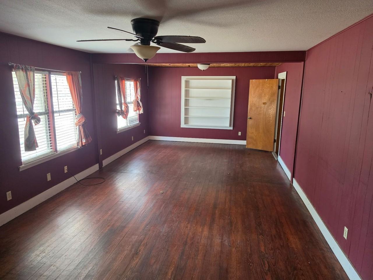 927 E Hopkins St - Photo 7 of 10