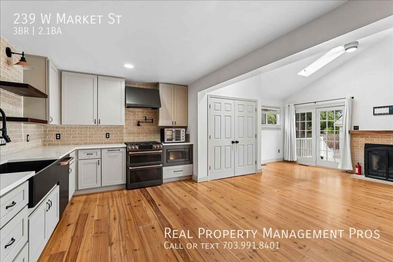 239 W Market St - Photo 6 of 50