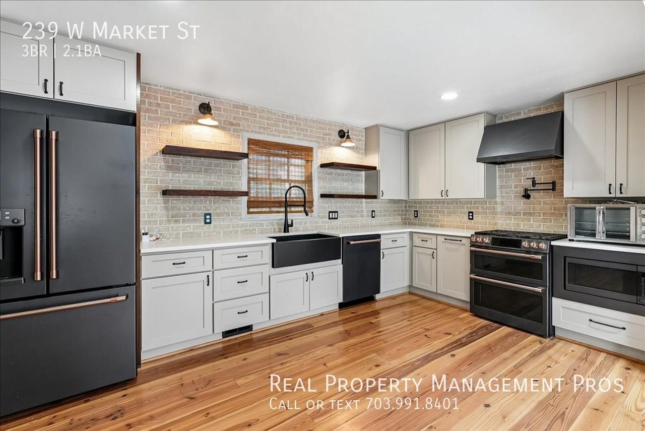 239 W Market St - Photo 7 of 50