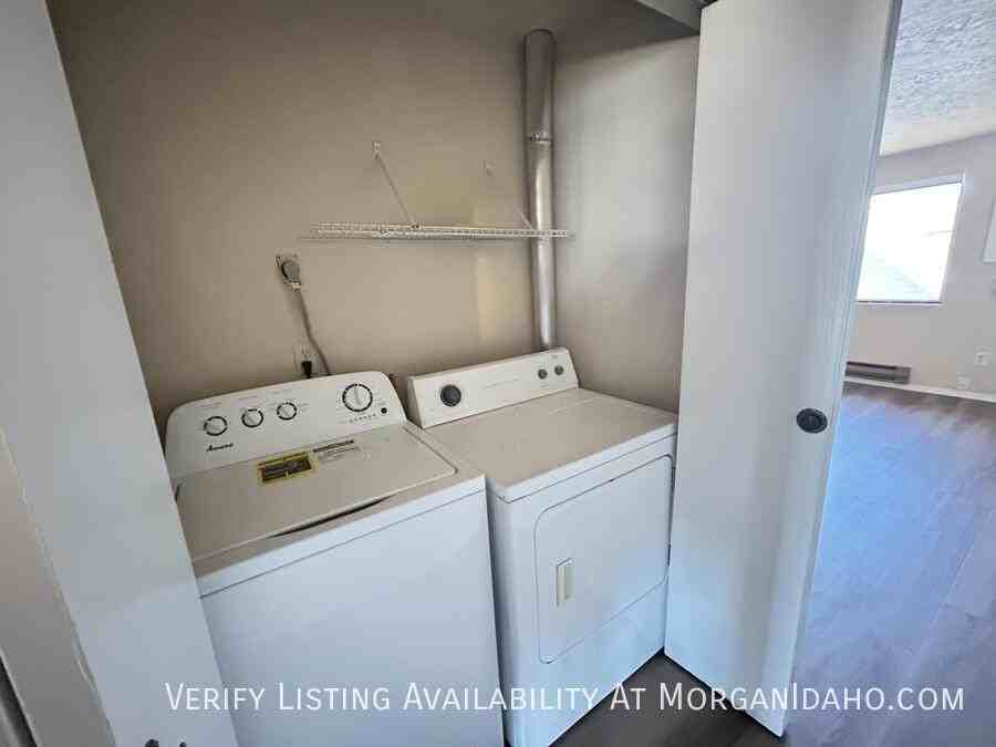 830 Nw 7th St - Photo 4 of 9
