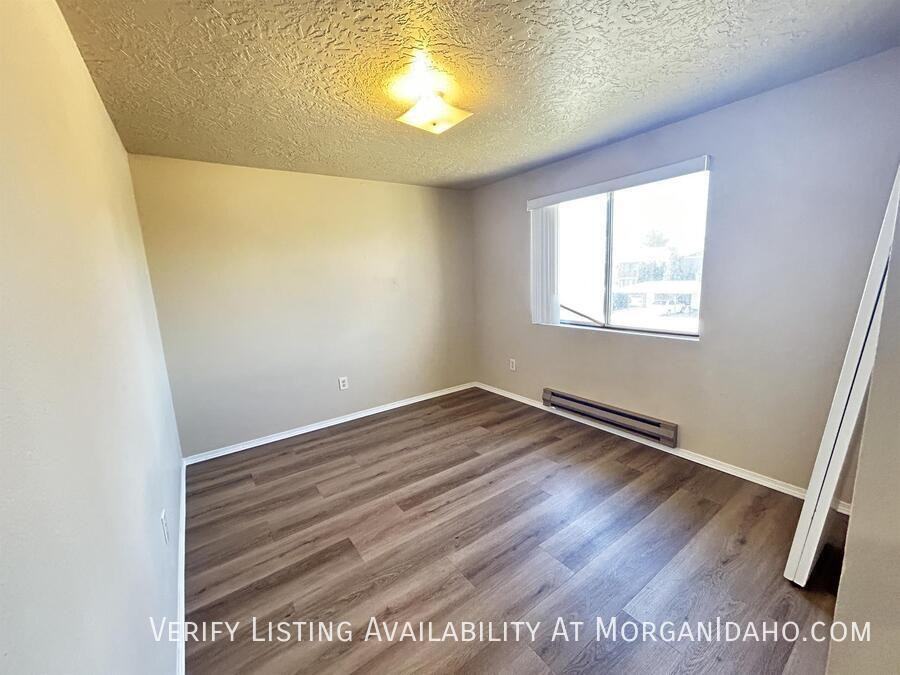 830 Nw 7th St - Photo 7 of 9