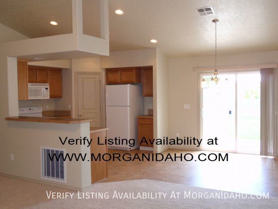 1621 W Streamside Ave - Photo 4 of 12