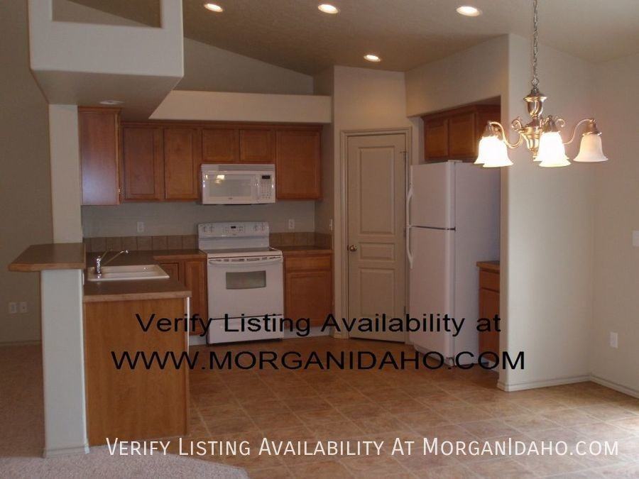 1621 W Streamside Ave - Photo 5 of 12