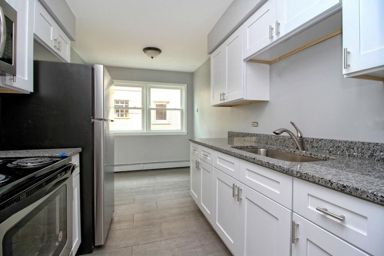 10116 S Pulaski Rd #2N - Photo 3 of 7