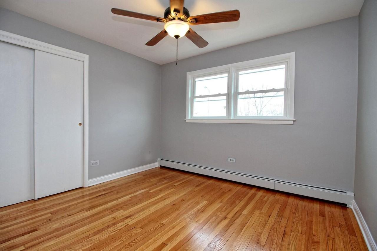 10116 S Pulaski Rd #2N - Photo 6 of 7