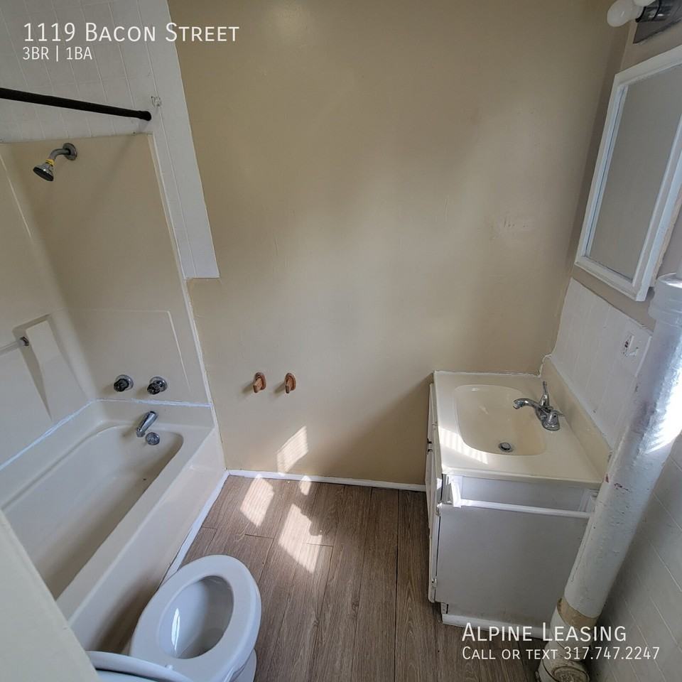 1119 Bacon St - Photo 5 of 9