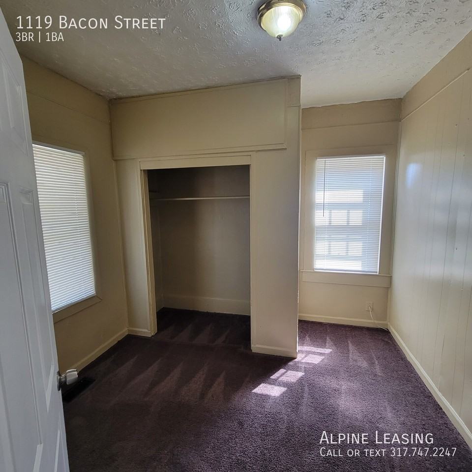 1119 Bacon St - Photo 7 of 9