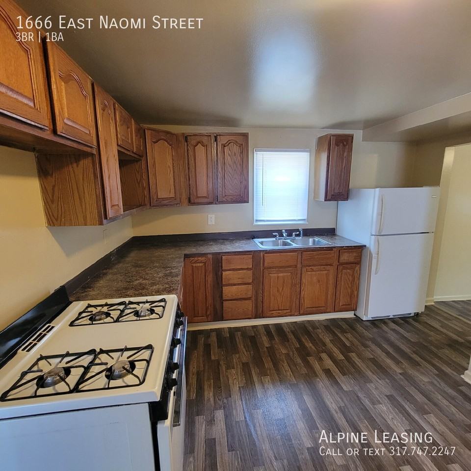 1666 E Naomi St - Photo 7 of 8