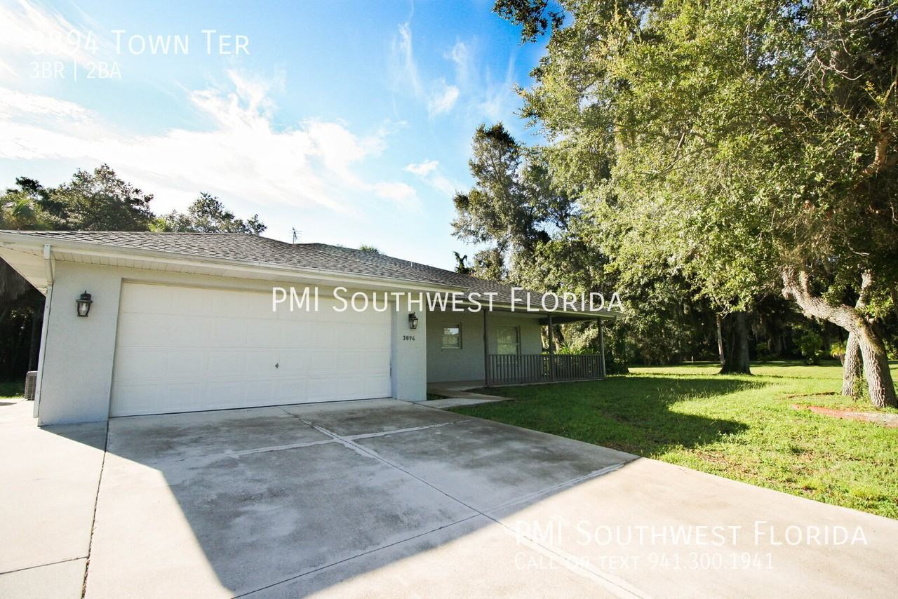 3894 Town Ter - Photo 3 of 35