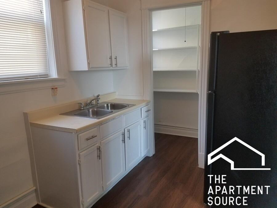 2404 W 63rd St #2C - Photo 3 of 7