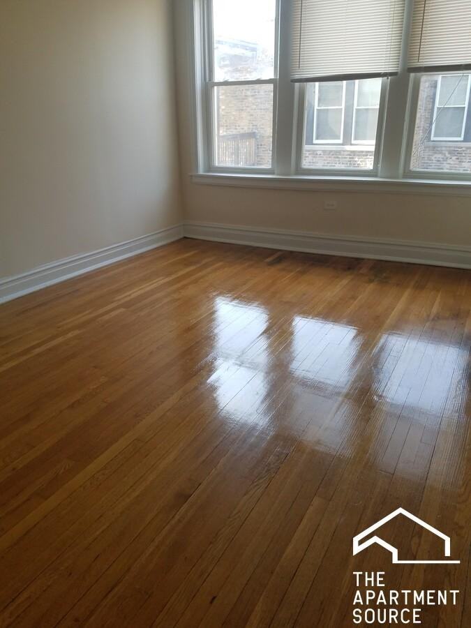 2404 W 63rd St #2C - Photo 5 of 7