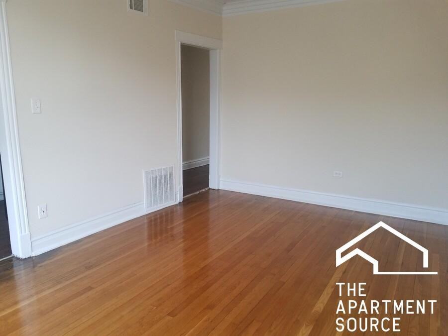 2404 W 63rd St #2C - Photo 6 of 7