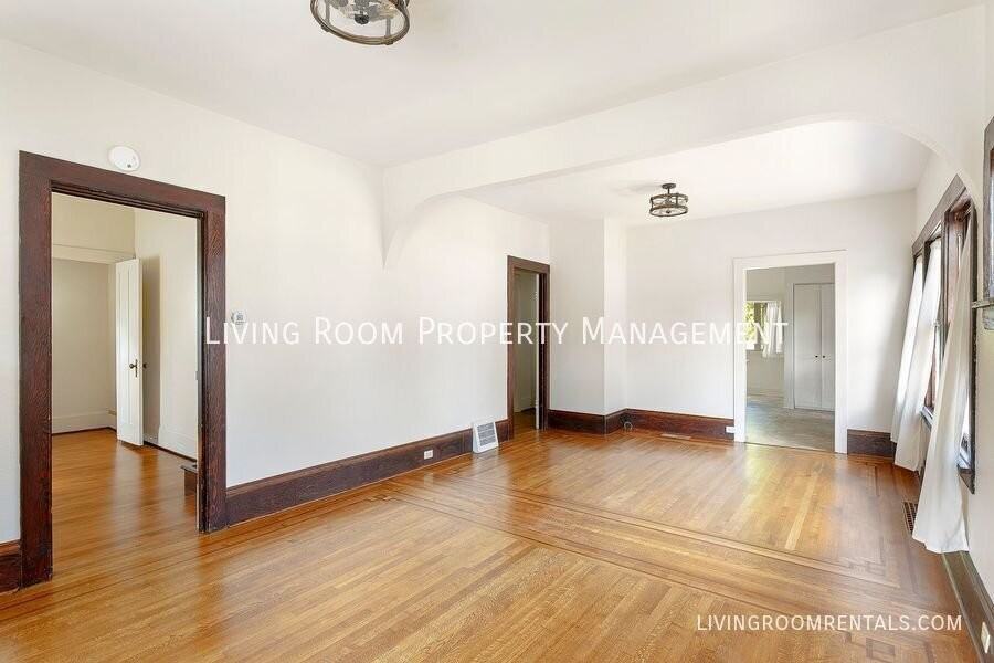 6813 N Michigan Ave - Photo 3 of 15