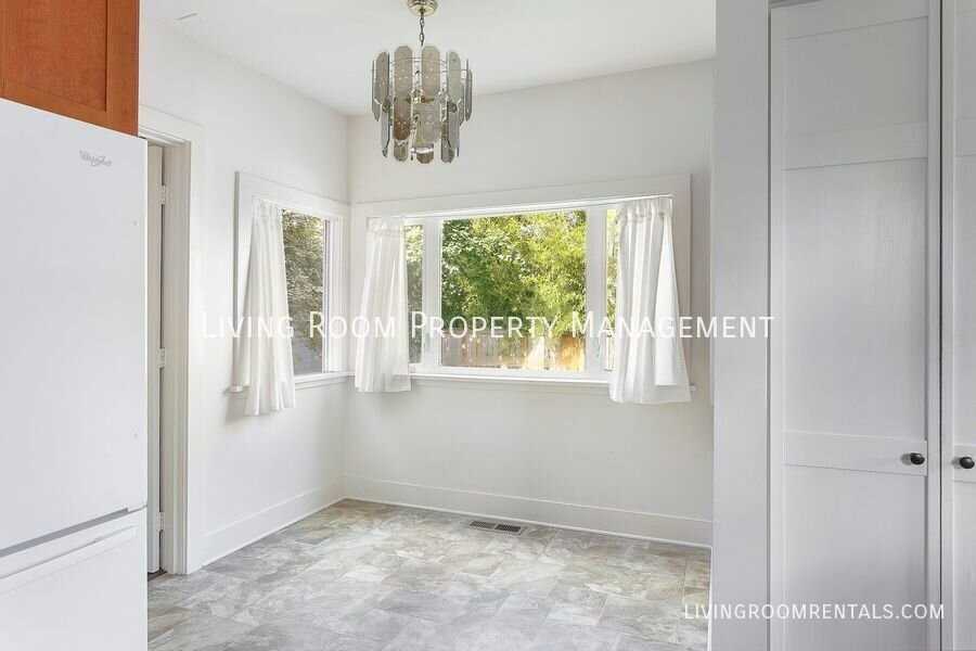 6813 N Michigan Ave - Photo 5 of 15