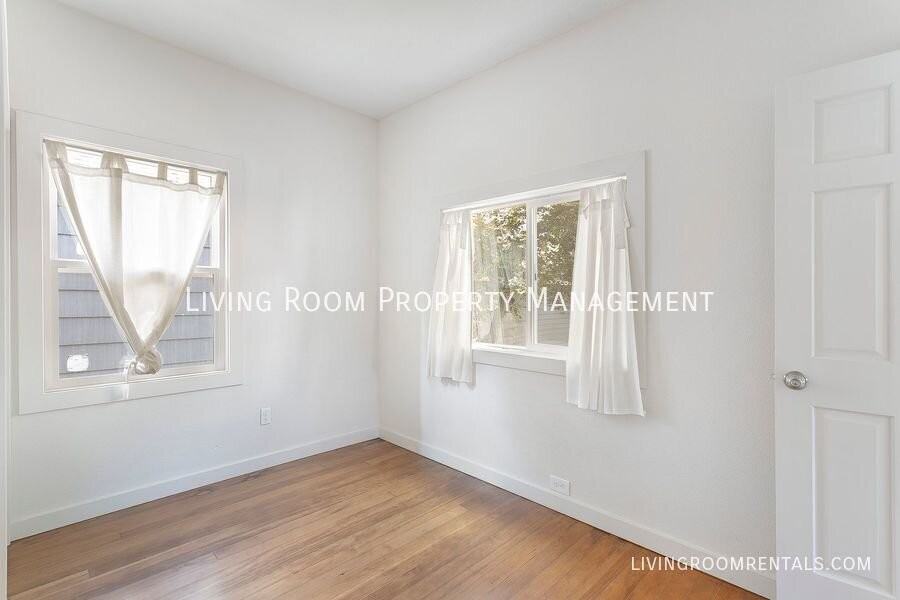 6813 N Michigan Ave - Photo 6 of 15